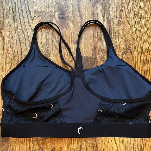 NWOT sports bra with padding - Picture 2 of 2